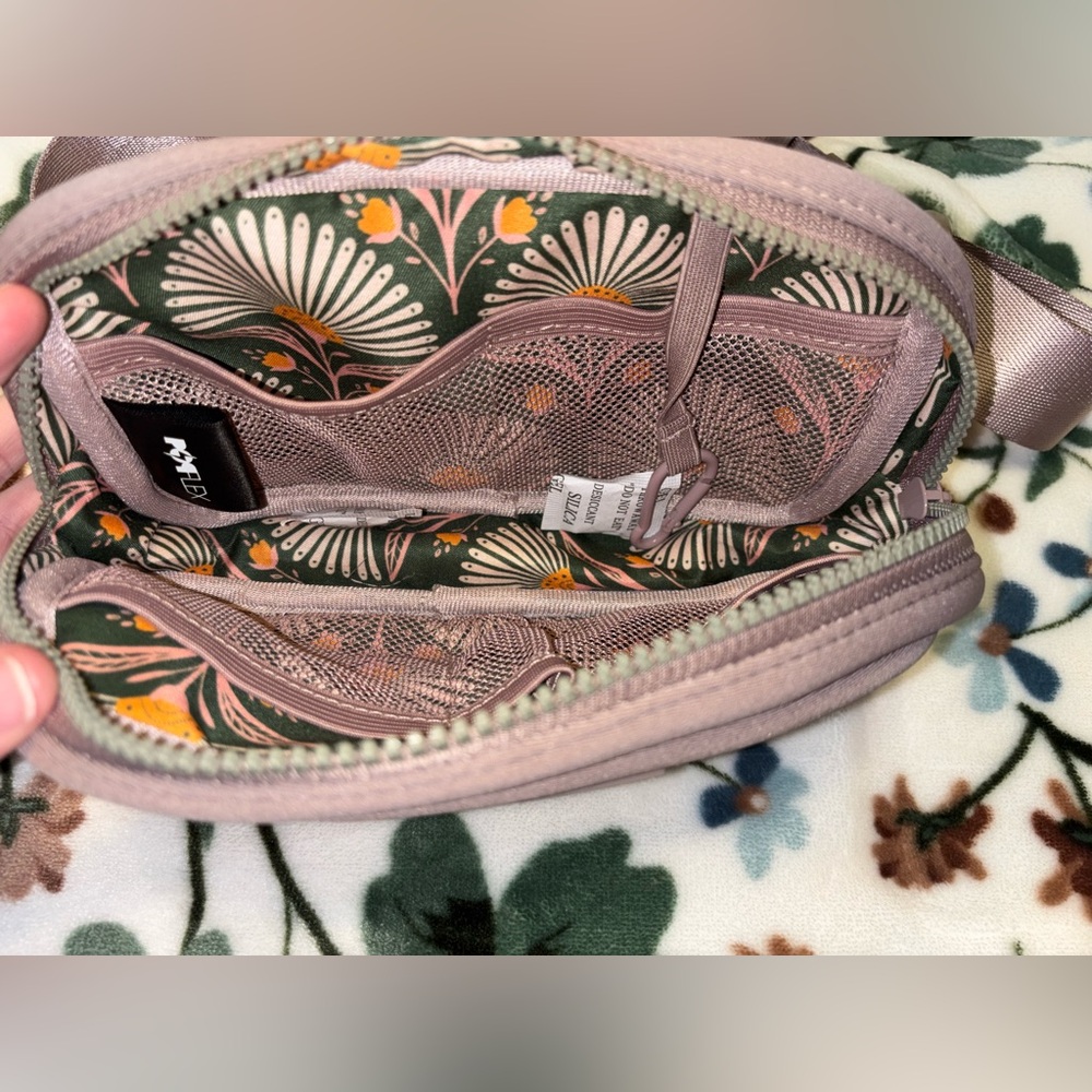 POPFLEX Bridget Belt Bag in Rose Blush 2L - Picture 4 of 4